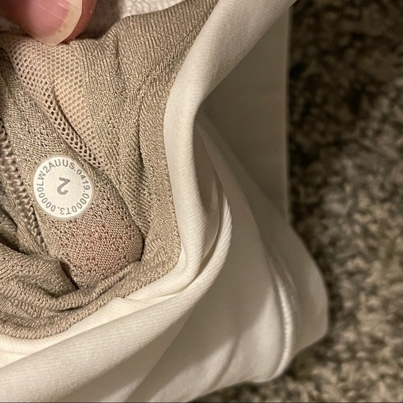 Lululemon Free To Be Serene Bra High Neck Light Support C/D Cup • White • Size 2 - Picture 3 of 8